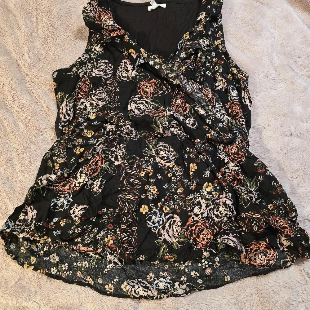 Maurices Black Floral Sleeveless Blouse